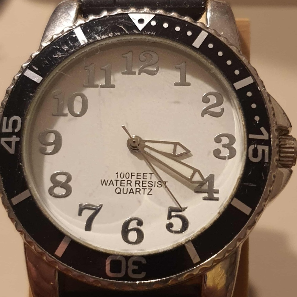 🦋10/$20🦋 Silver/Black Silicone Diver Style Women's Watch